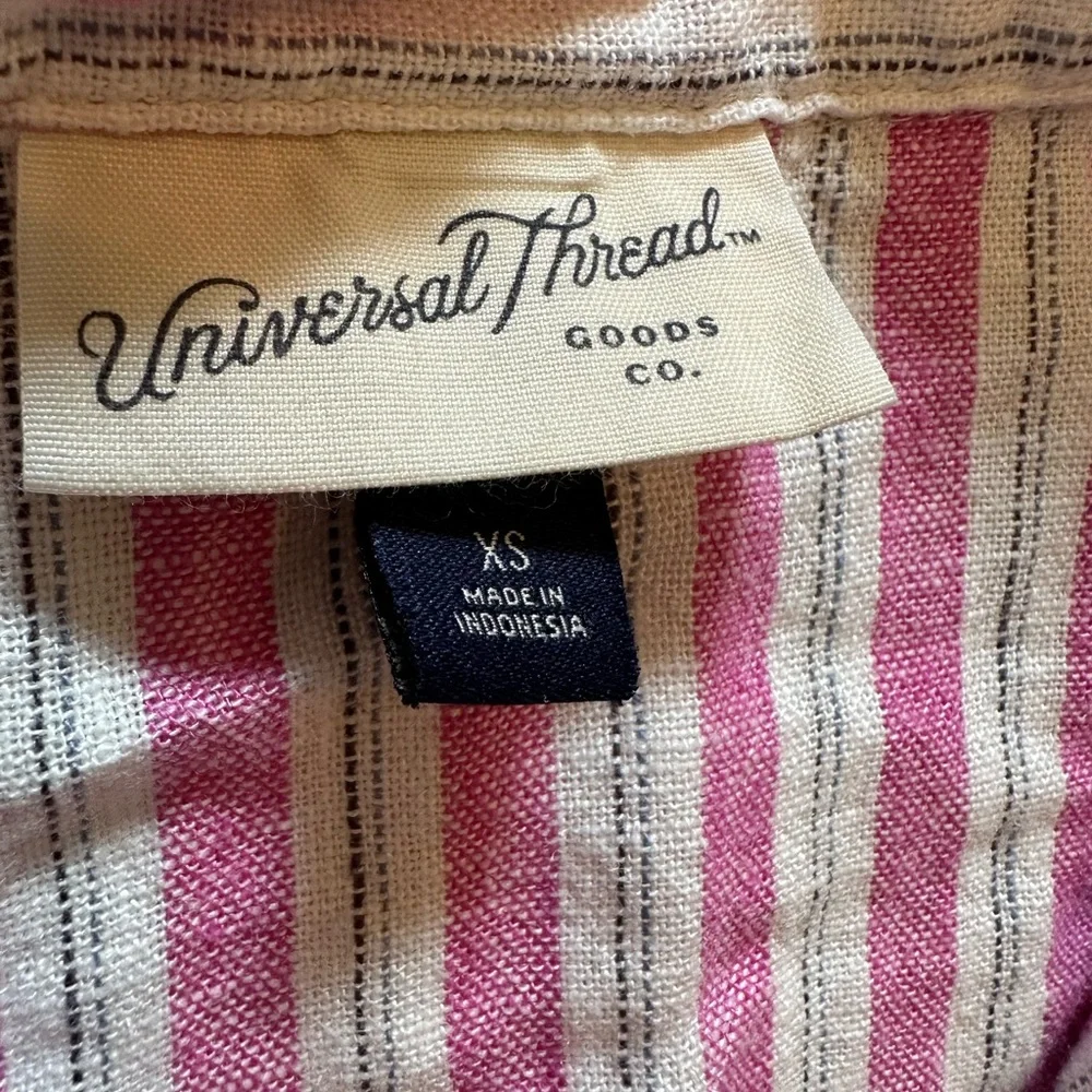 Universal Thread striped button up top size Xsmall - Picture 6 of 7